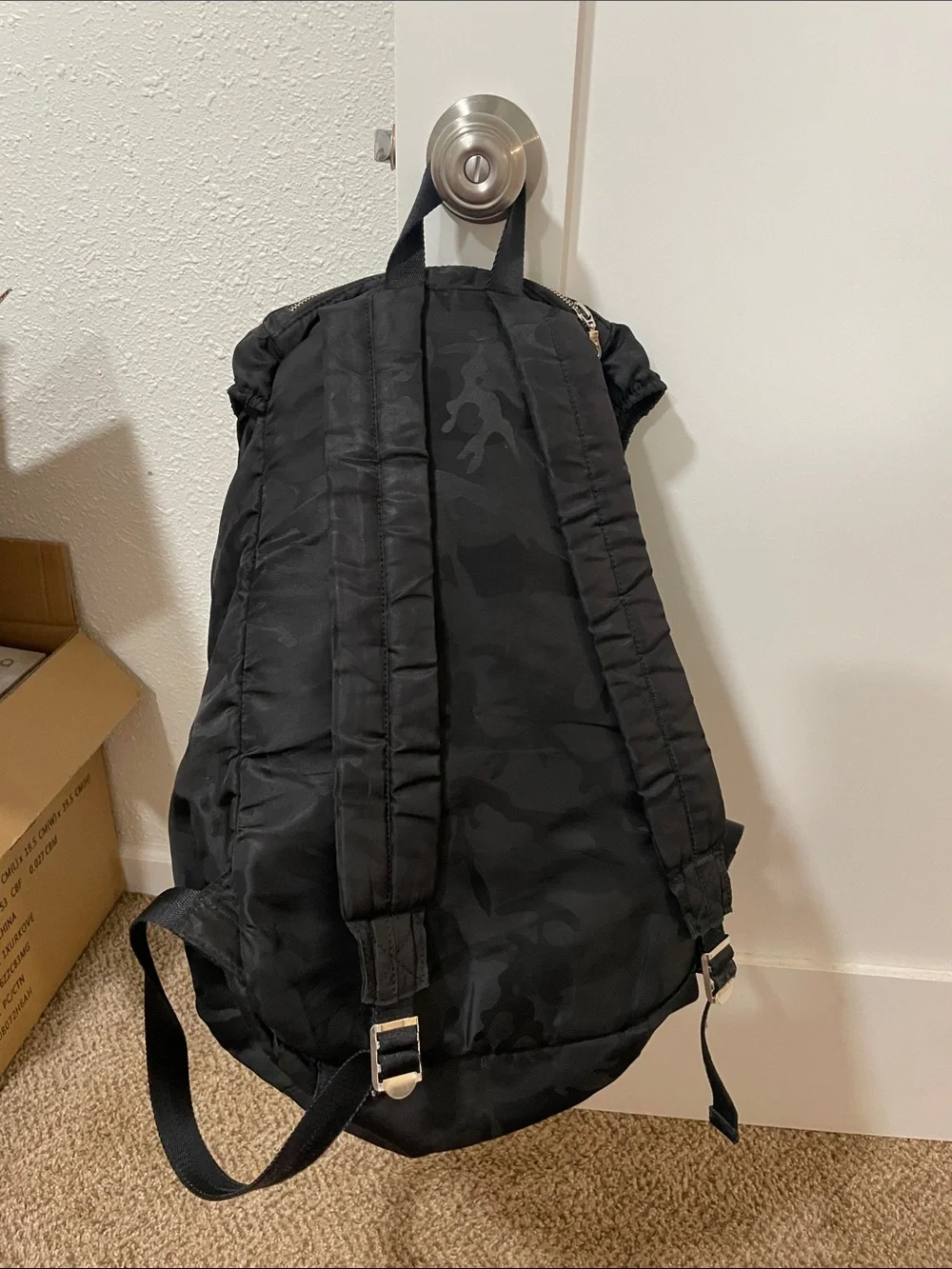 Black Men's Casual Backpack - Classic Everyday Carry